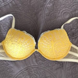 Yellow Victoria’s Secret Bra 💛🌻